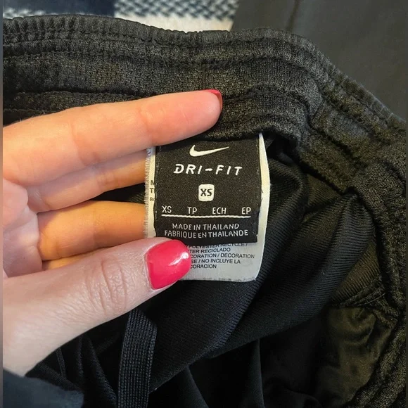Nike Dri-Fit sweatpants - Picture 2 of 2